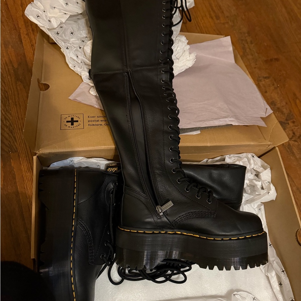 Rare Sold OUT DOC MARTENS AZREYA MAX LEATHER 26-EYE PLATFORM THIGH HIGH BOOTS 8